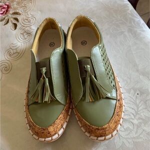 Stylish Green Shoes with Tassels